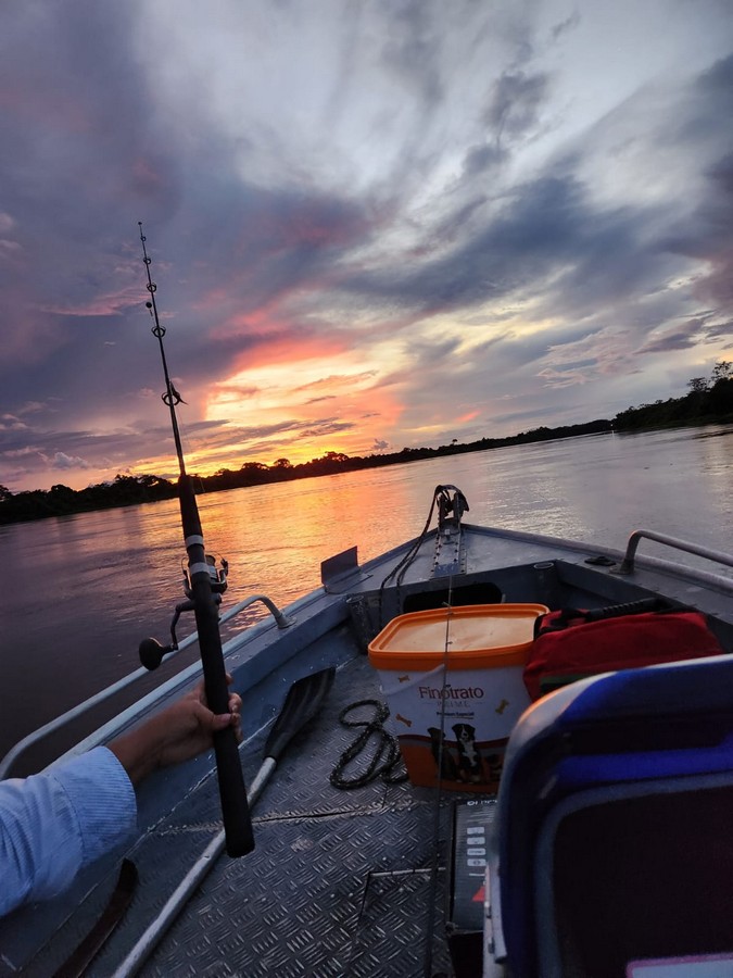 Destinos de Pesca com o Barco Hotel